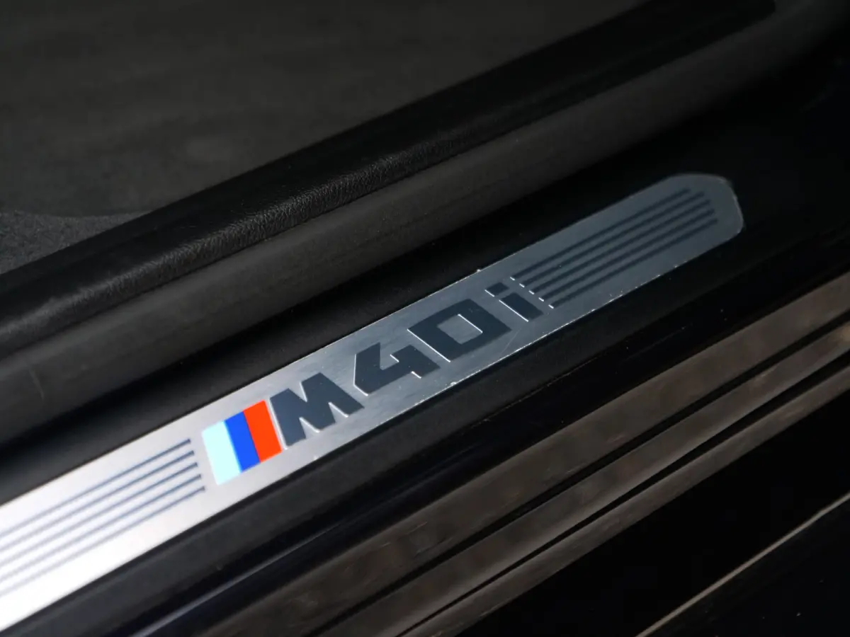 M40i xDrive High Executive | panorama | keyless go&entry | trekhaak | zeer nette staat.