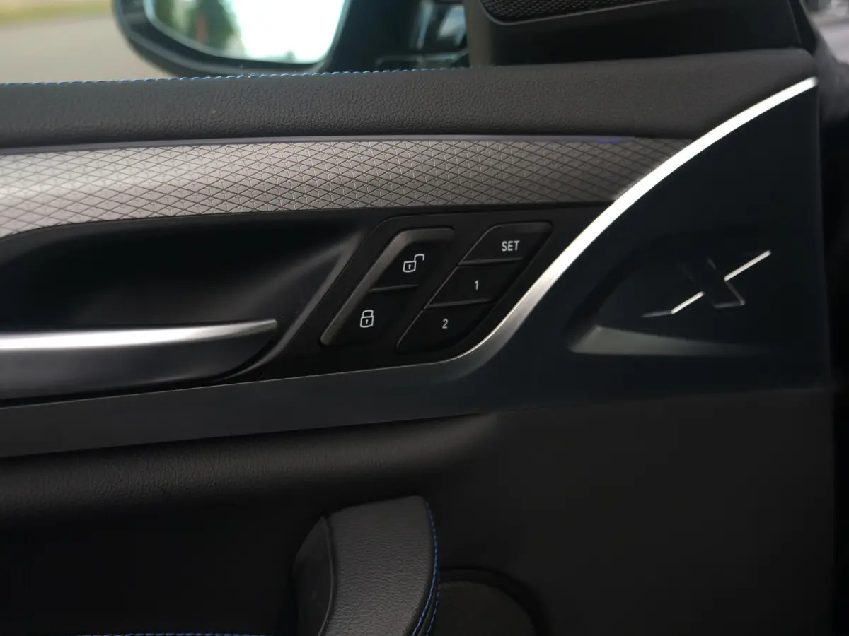 M40i xDrive High Executive | panorama | keyless go&entry | trekhaak | zeer nette staat.