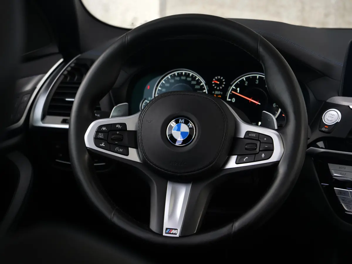 M40i xDrive High Executive | panorama | keyless go&entry | trekhaak | zeer nette staat.