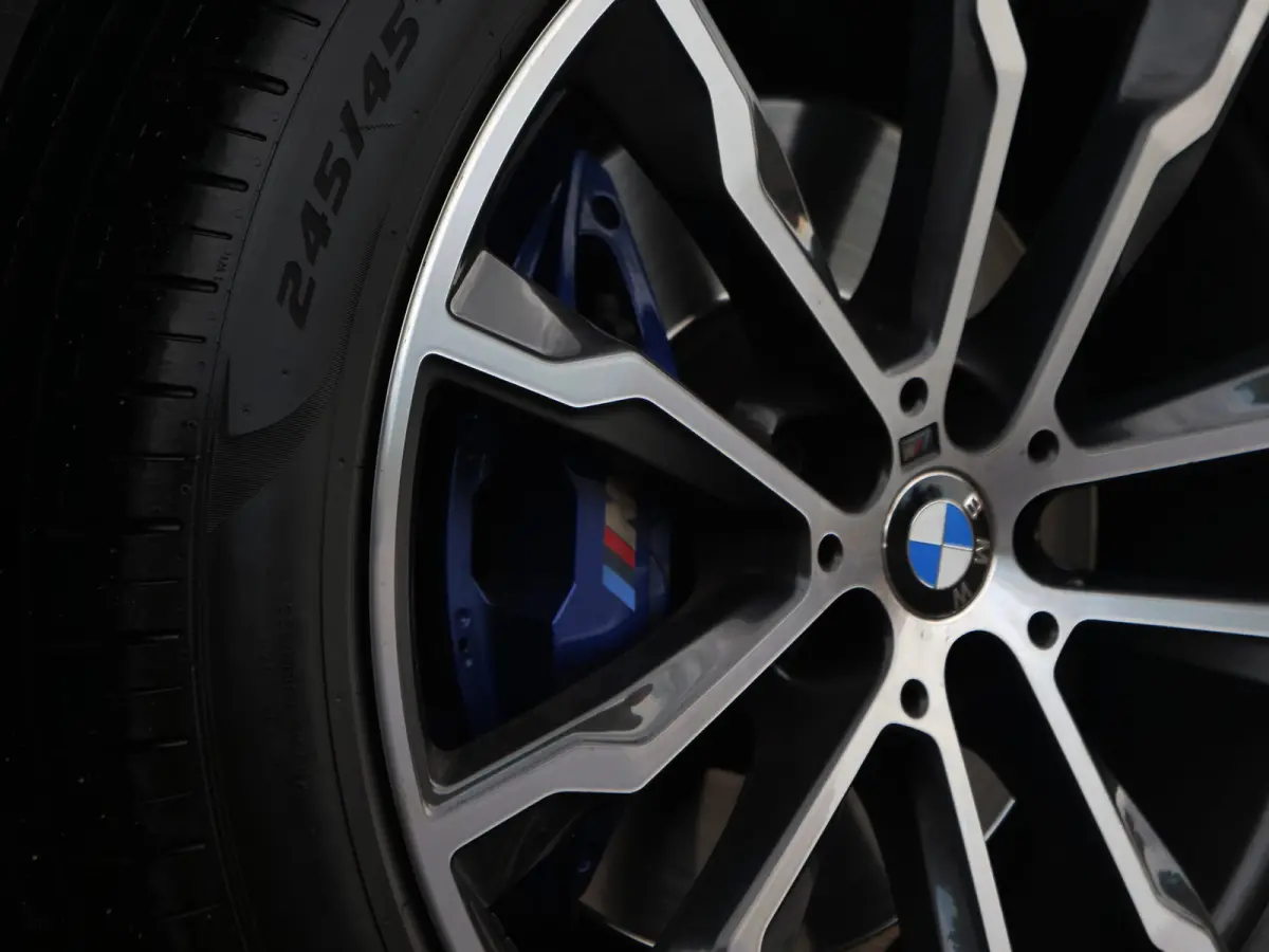 M40i xDrive High Executive | panorama | keyless go&entry | trekhaak | zeer nette staat.
