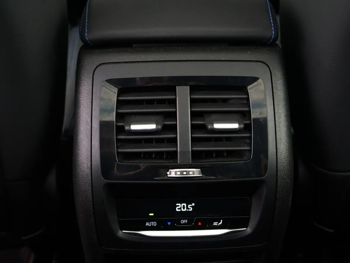 M40i xDrive High Executive | panorama | keyless go&entry | trekhaak | zeer nette staat.