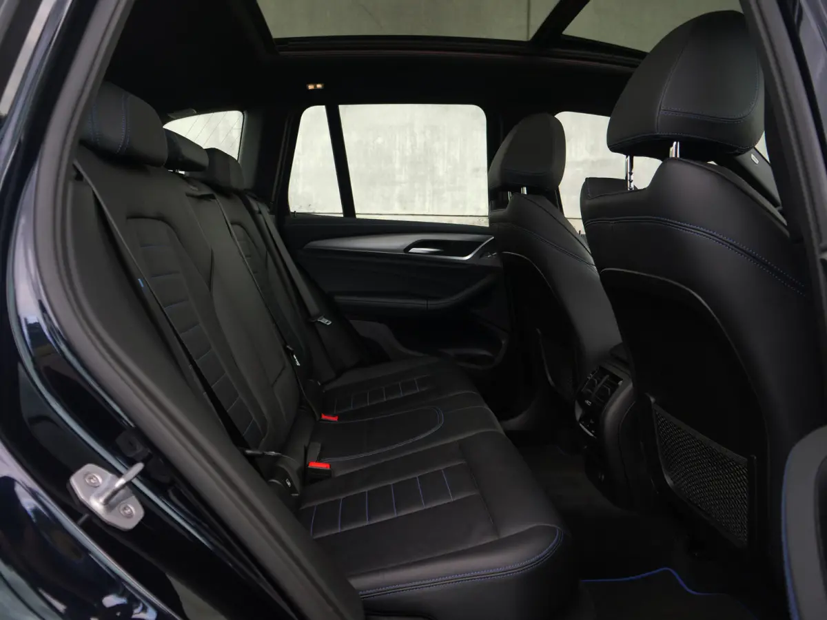 M40i xDrive High Executive | panorama | keyless go&entry | trekhaak | zeer nette staat.