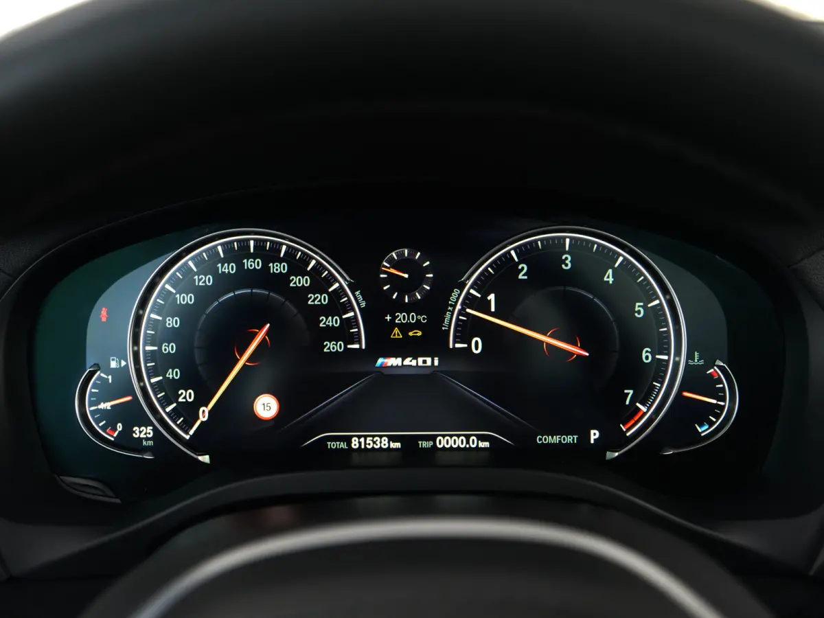 M40i xDrive High Executive | panorama | keyless go&entry | trekhaak | zeer nette staat.