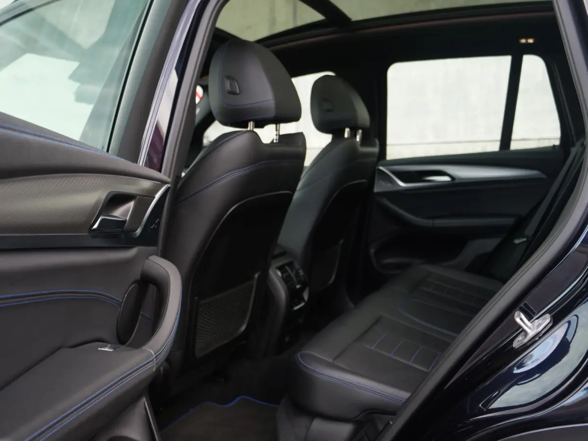 M40i xDrive High Executive | panorama | keyless go&entry | trekhaak | zeer nette staat.