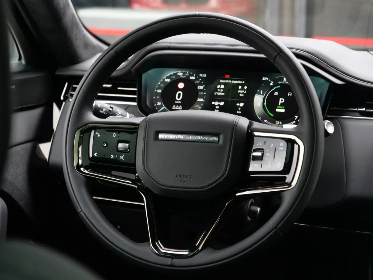 P550e Autobiography | 23inch | achteras besturing | panorama | massage.