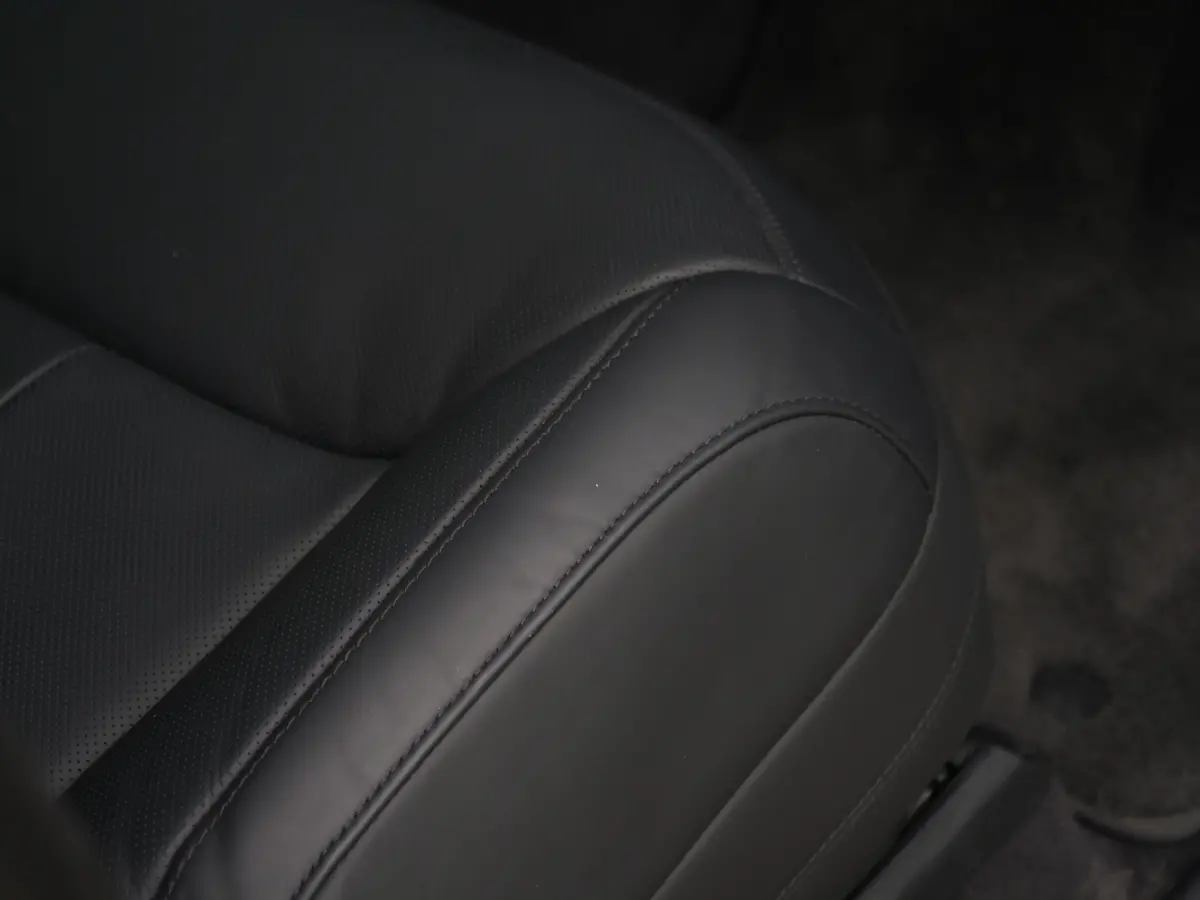 P550e Autobiography | 23inch | achteras besturing | panorama | massage.