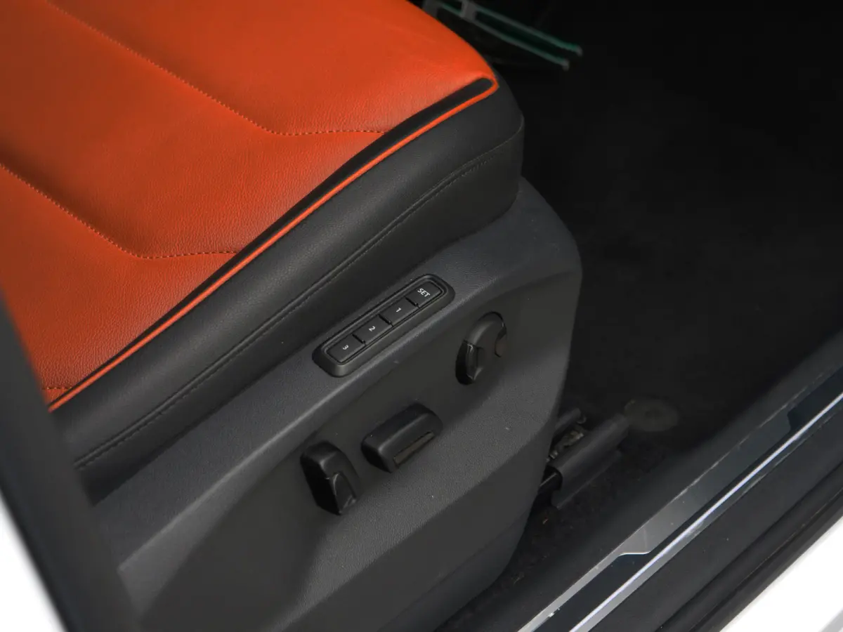 2.0 TSI 4Motion Highline | R-line | panorama | leder | keyless go&entry.