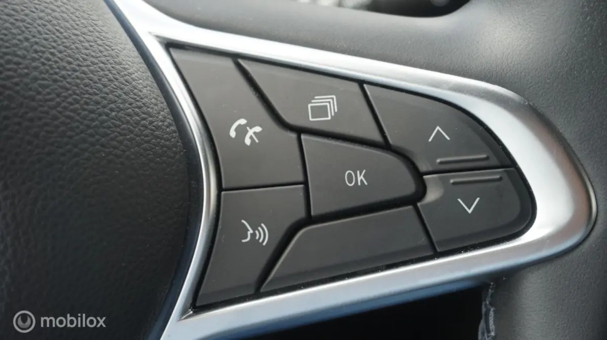 1.0T MT Intense Apple Carplay/Android Auto | Cruise Control | Climate Control