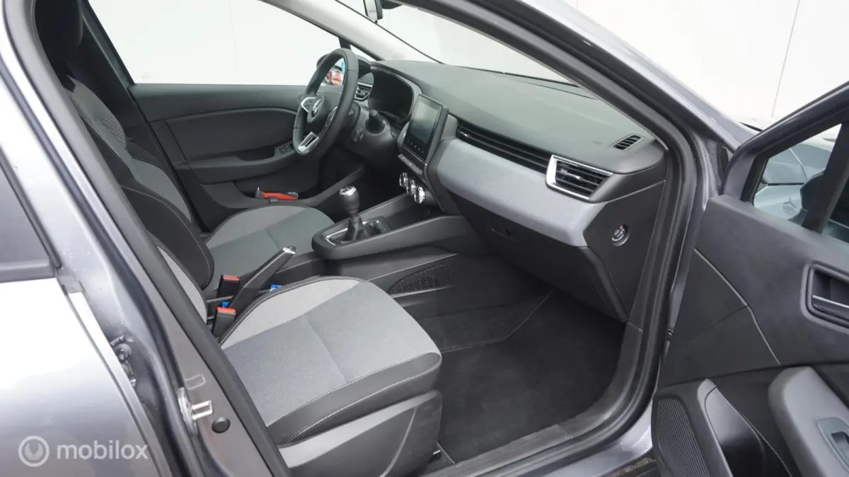 1.0T MT Intense Apple Carplay/Android Auto | Cruise Control | Climate Control