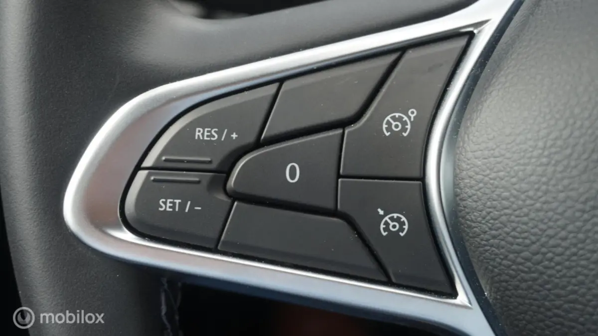 1.0T MT Intense Apple Carplay/Android Auto | Cruise Control | Climate Control
