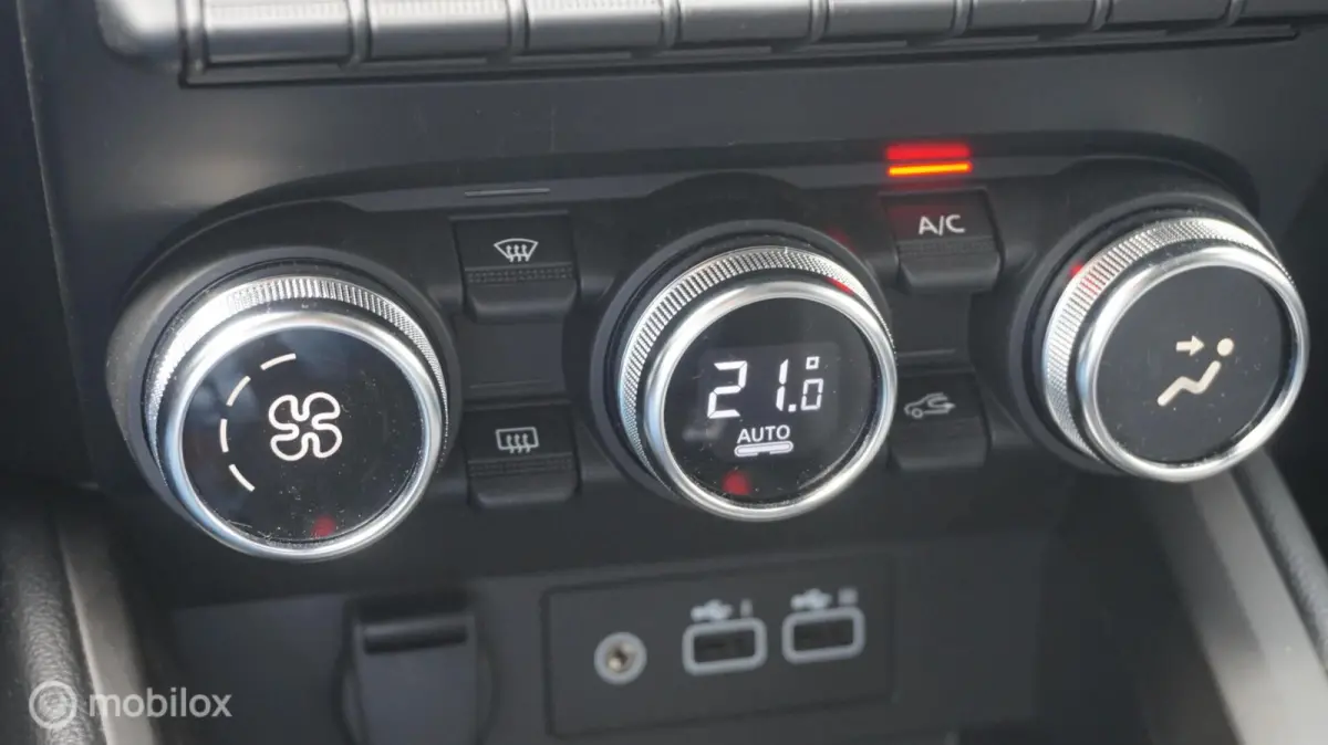 1.0T MT Intense Apple Carplay/Android Auto | Cruise Control | Climate Control