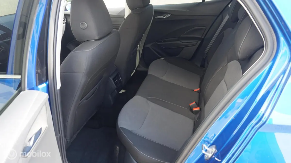 1.0 TSI 95PK Business edition Bi-Color/Carplay Control | Climate Control
