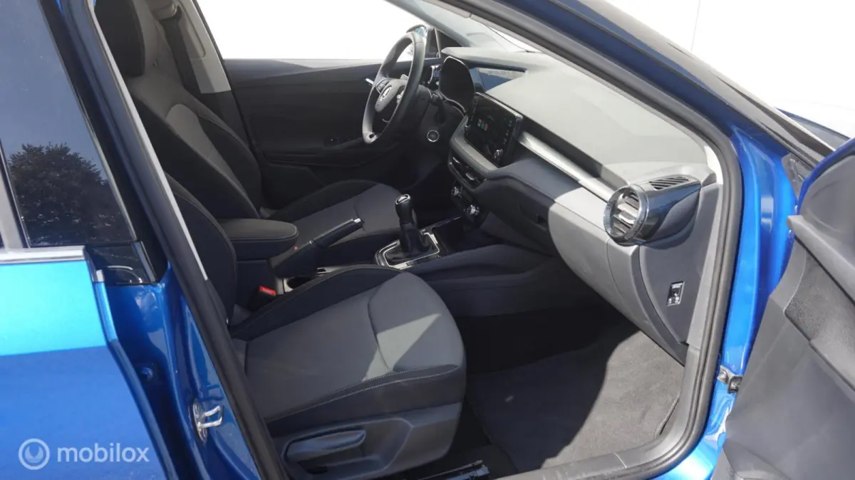 1.0 TSI 95PK Business edition Bi-Color/Carplay Control | Climate Control