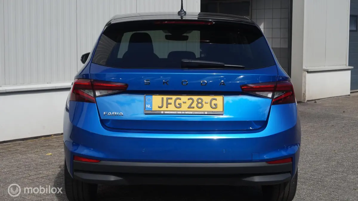 1.0 TSI 95PK Business edition Bi-Color/Carplay Control | Climate Control