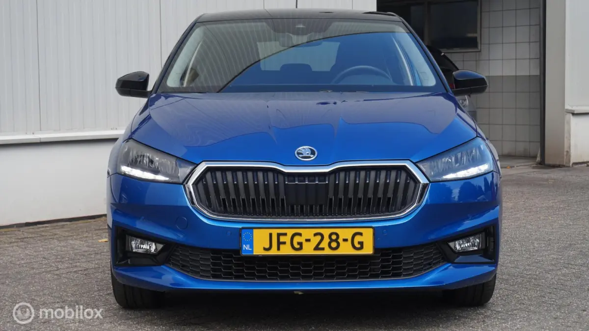 1.0 TSI 95PK Business edition Bi-Color/Carplay Control | Climate Control