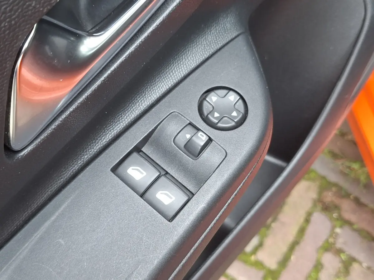 1.2 Edition /Navi/Apple/Android/Cruise/1e Eig/Garantie