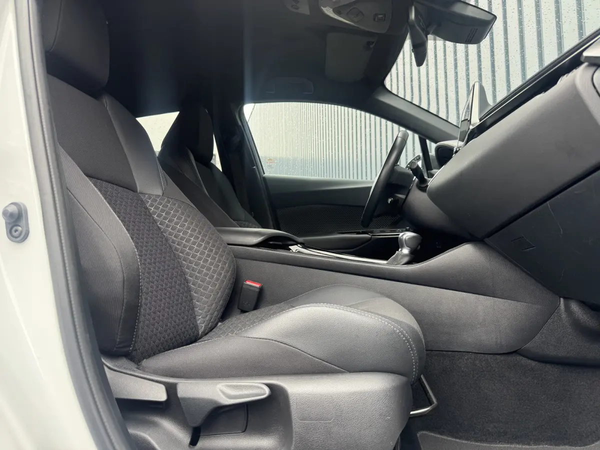 2.0 Hybrid Bi-Tone | Draadloos Apple Carplay/Android auto | PDC V+A | BSM | 10jr GARANTIE | Rijklaar!!!