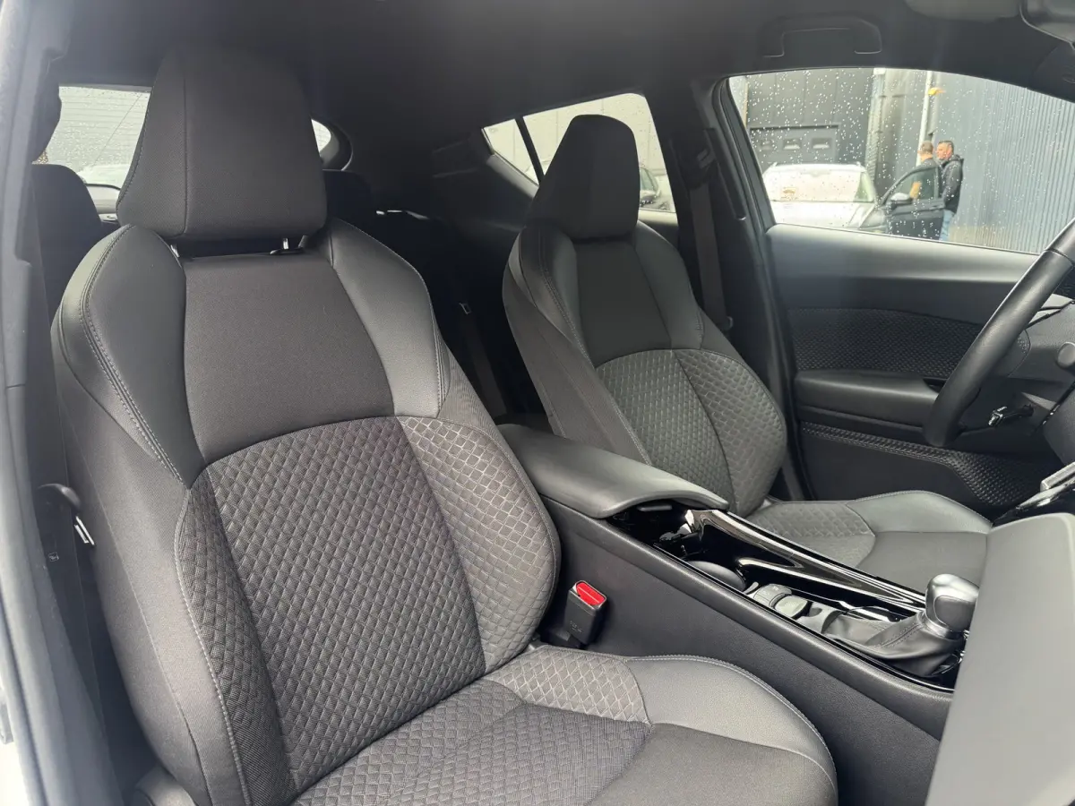 2.0 Hybrid Bi-Tone | Draadloos Apple Carplay/Android auto | PDC V+A | BSM | 10jr GARANTIE | Rijklaar!!!