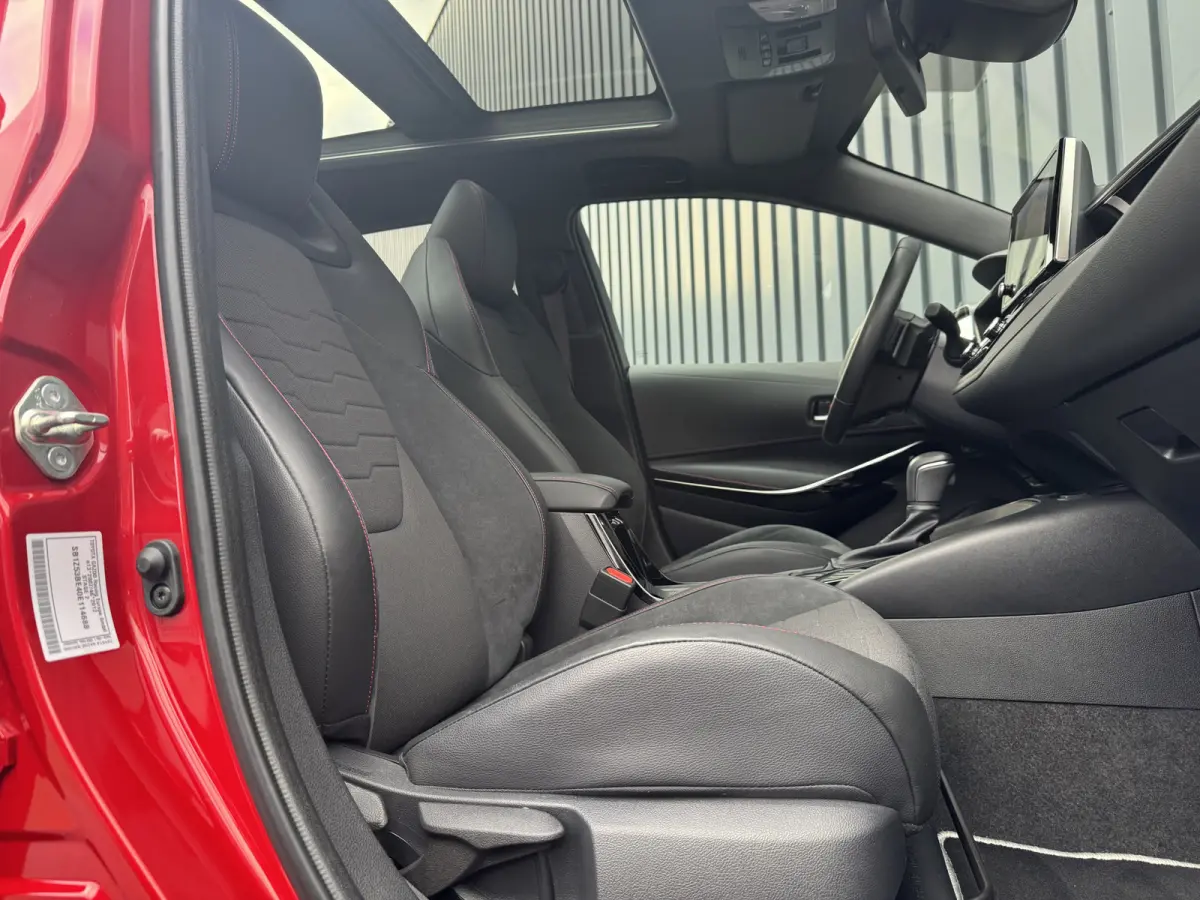 2.0 Hybrid Executive(vergelijkbaar met GR-Sport) | Schuif/-kantel dak | JBL | Head-up | Rijklaar!!