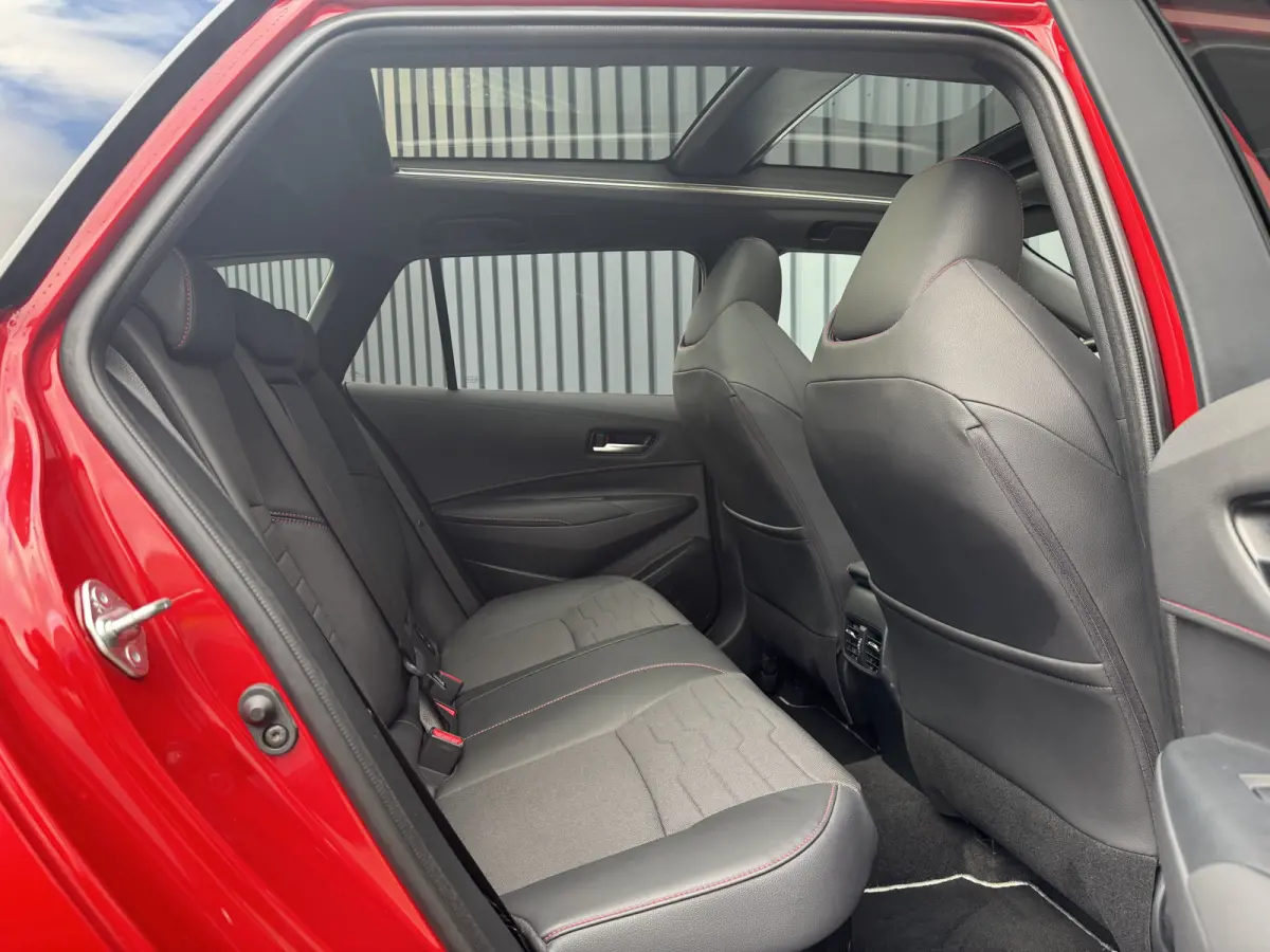 2.0 Hybrid Executive(vergelijkbaar met GR-Sport) | Schuif/-kantel dak | JBL | Head-up | Rijklaar!!