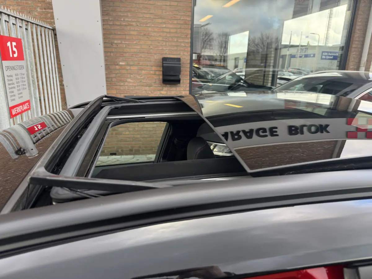 2.0 Hybrid Executive(vergelijkbaar met GR-Sport) | Schuif/-kantel dak | JBL | Head-up | Rijklaar!!