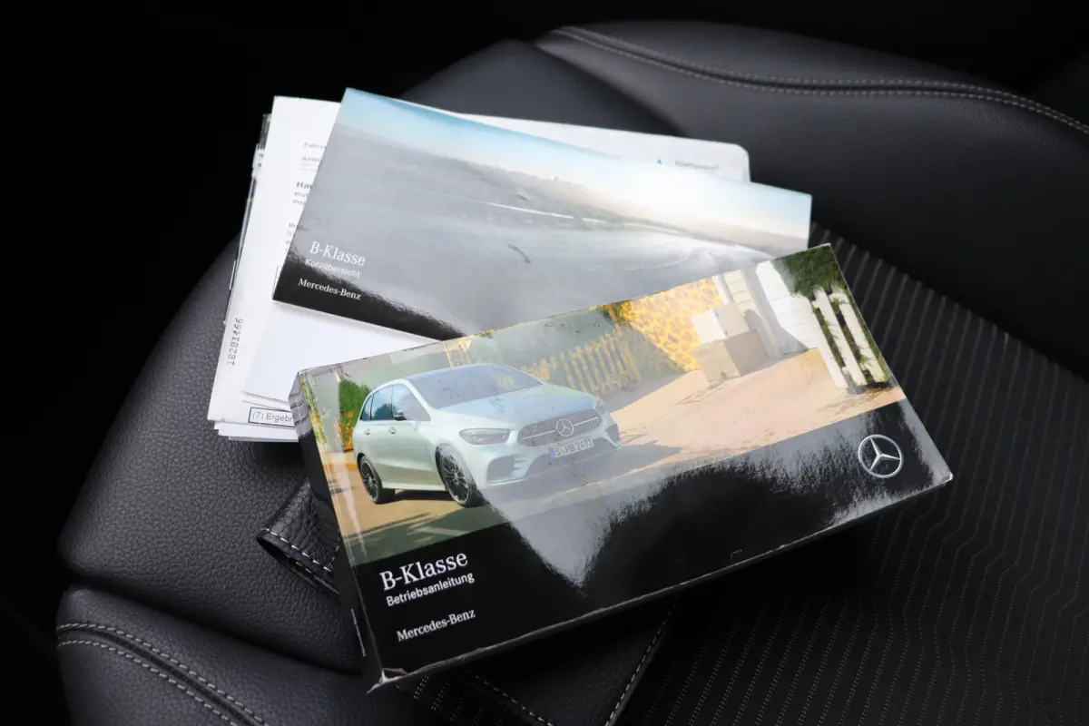 250 Premium Plus. Automaat, wegklapbare trekhaak, navigatie.