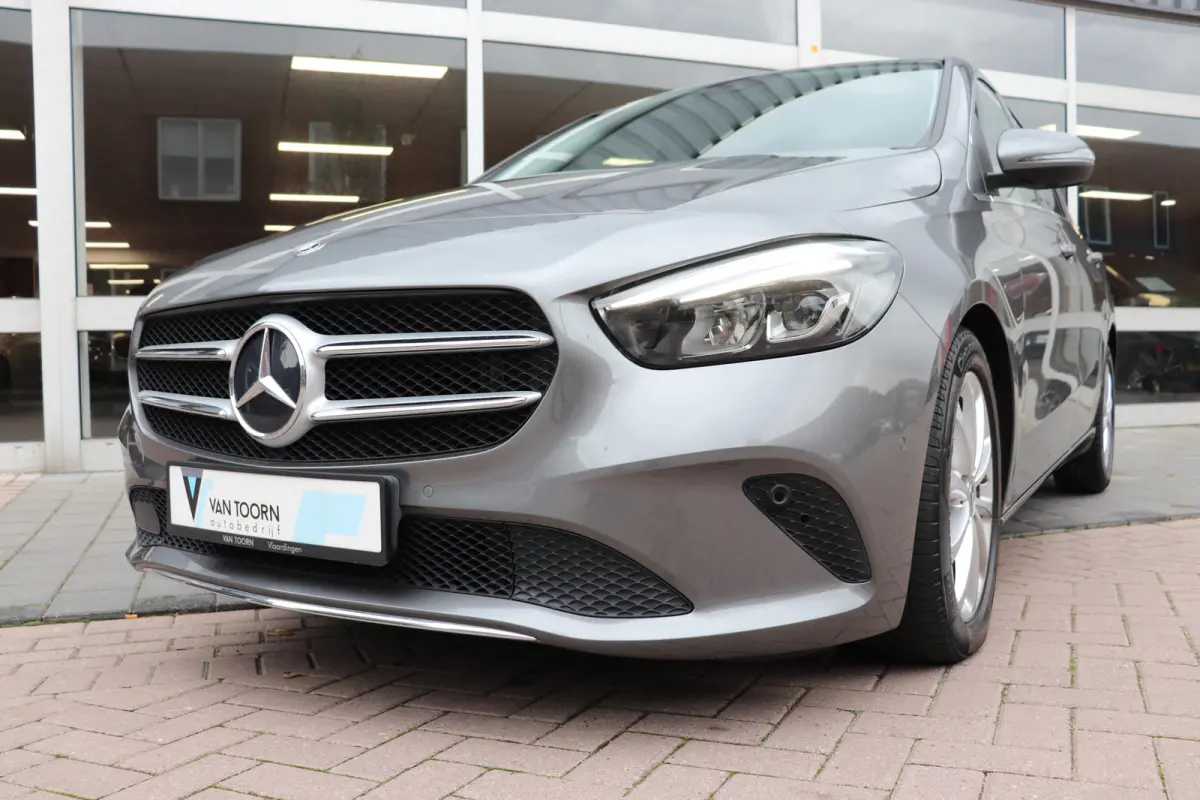 250 Premium Plus. Automaat, wegklapbare trekhaak, navigatie.