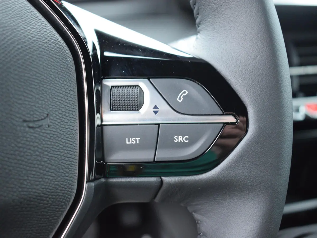 1.2 PureTech 100 Style ACHTERUITRIJCAMERA MET SENSOREN | NAVI & CARPLAY | AIRCO | UIT VOORRAAD LEVERBAAR