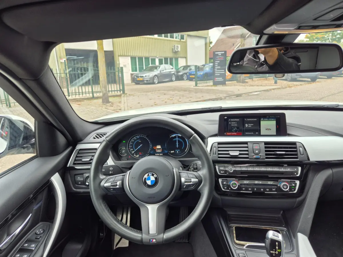12mnd GARANTIE M Sport 11-2019 NAP Panorama CarPlay LED Breedset velgen RIJKLAAR APK 4-2027