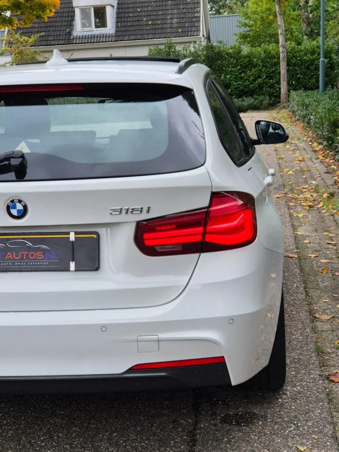 12mnd GARANTIE M Sport 11-2019 NAP Panorama CarPlay LED Breedset velgen RIJKLAAR APK 4-2027