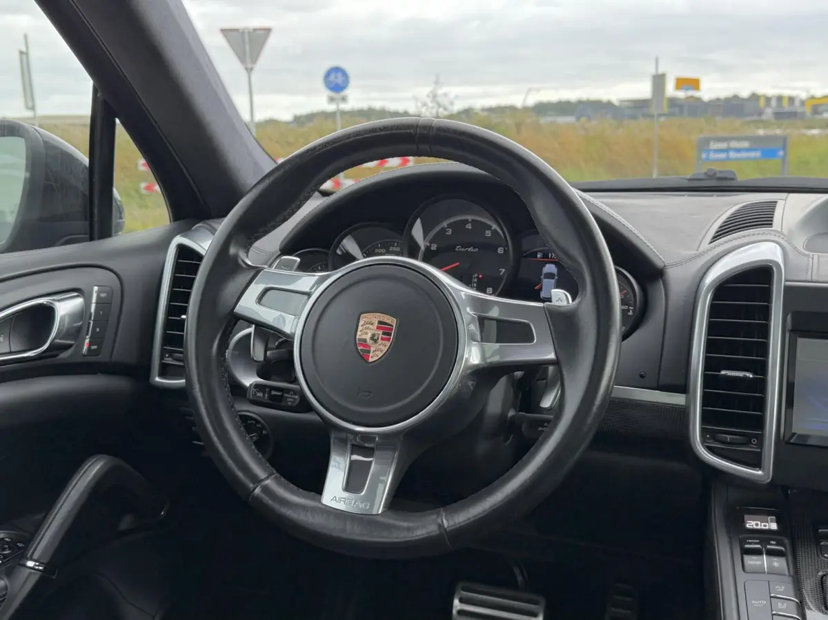 4.8 Turbo | Pano | 501 PK | Alcantara hemel