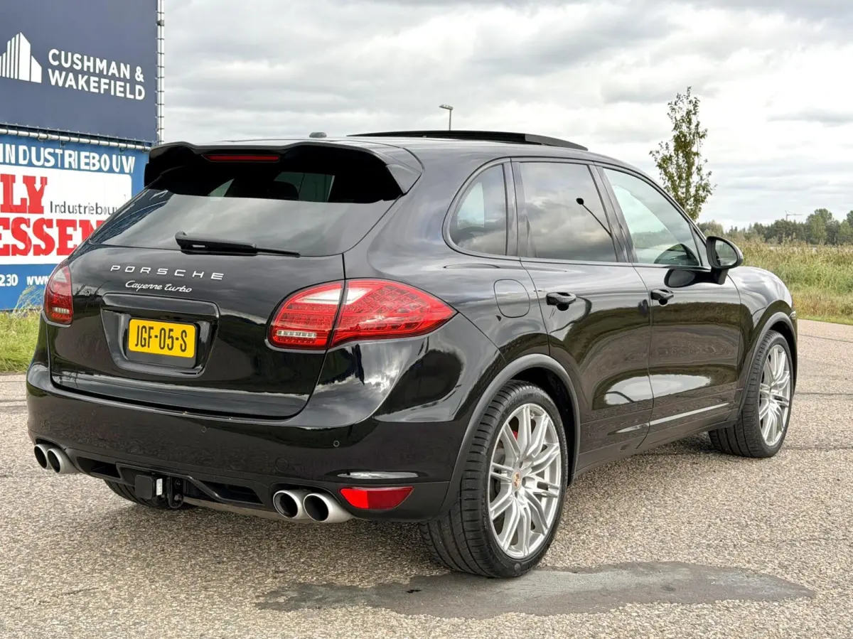 4.8 Turbo | Pano | 501 PK | Alcantara hemel