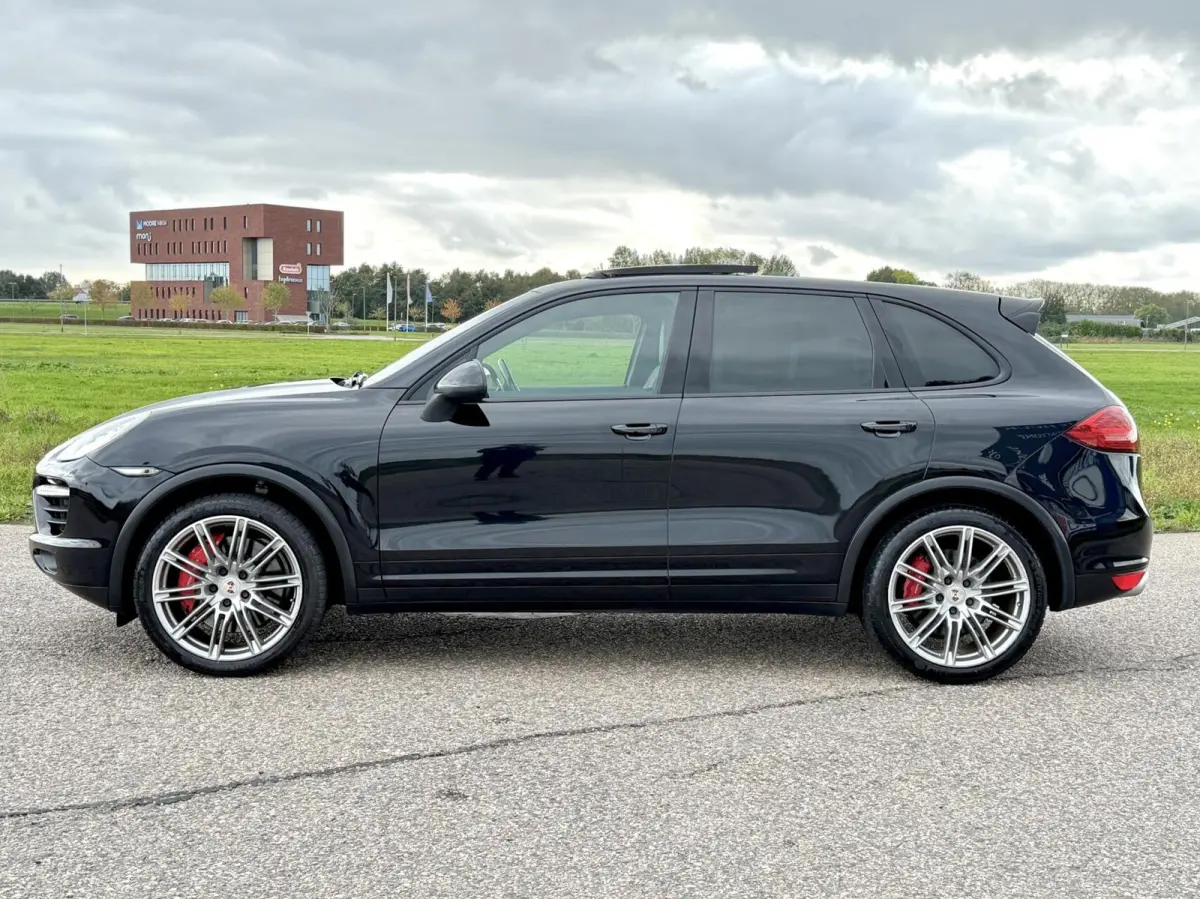 4.8 Turbo | Pano | 501 PK | Alcantara hemel