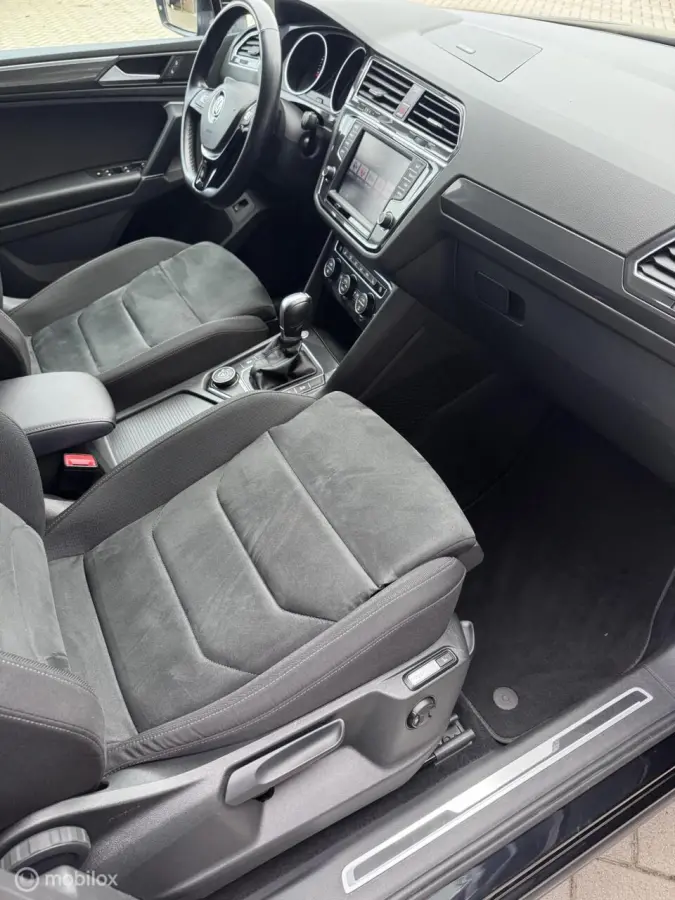 2.0 TSI 4Motion R-LINE/ DEALER ONDERHOUDEN
