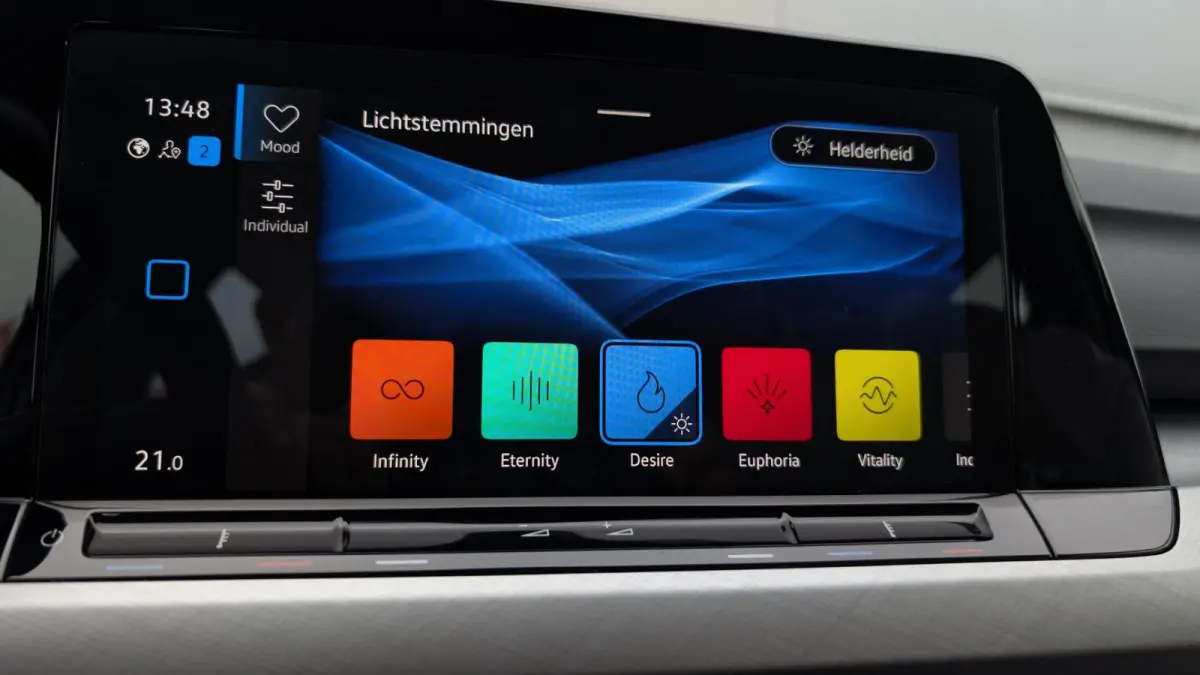 1.0 TSI 110pk Life | Camera | Navigatie | App Connect