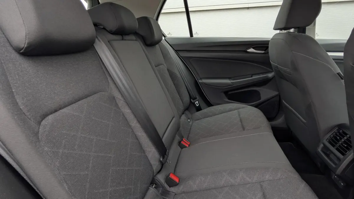 1.0 TSI 110pk Life | Camera | Navigatie | App Connect