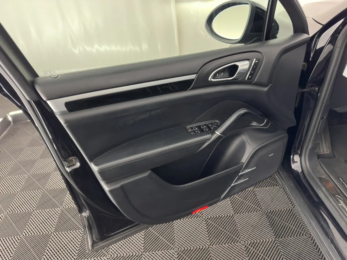 3.0 D Aut. *PANO | LEATHER | XENON-PLUS | SPORT-CHRONO | HEATED-COMFORTSEATS | BOSE-SOUND | MEMORY-PACK |  AIR-SUSPENSION | NAVI-FULLMAP | TOWBAR | LANE-ASSIST | SHIFT-PADDLES | 18''ALU*