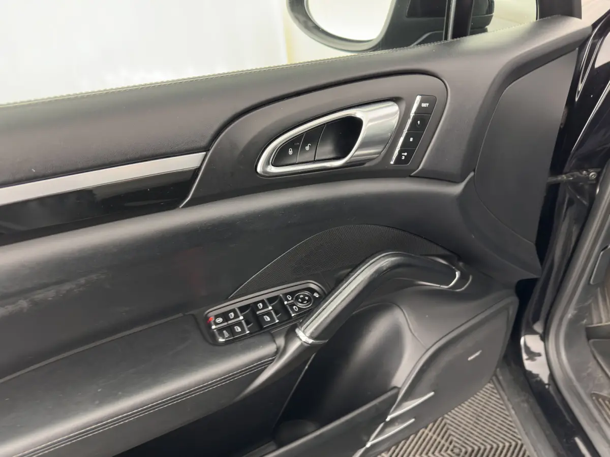 3.0 D Aut. *PANO | LEATHER | XENON-PLUS | SPORT-CHRONO | HEATED-COMFORTSEATS | BOSE-SOUND | MEMORY-PACK |  AIR-SUSPENSION | NAVI-FULLMAP | TOWBAR | LANE-ASSIST | SHIFT-PADDLES | 18''ALU*
