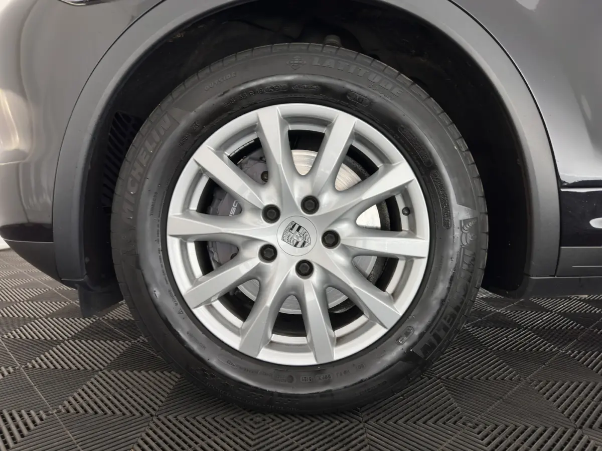 3.0 D Aut. *PANO | LEATHER | XENON-PLUS | SPORT-CHRONO | HEATED-COMFORTSEATS | BOSE-SOUND | MEMORY-PACK |  AIR-SUSPENSION | NAVI-FULLMAP | TOWBAR | LANE-ASSIST | SHIFT-PADDLES | 18''ALU*