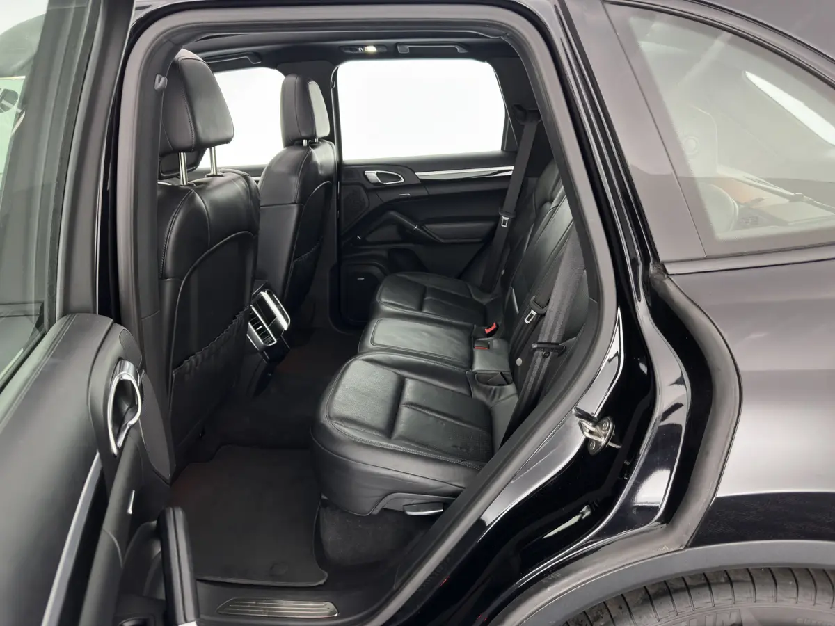 3.0 D Aut. *PANO | LEATHER | XENON-PLUS | SPORT-CHRONO | HEATED-COMFORTSEATS | BOSE-SOUND | MEMORY-PACK |  AIR-SUSPENSION | NAVI-FULLMAP | TOWBAR | LANE-ASSIST | SHIFT-PADDLES | 18''ALU*