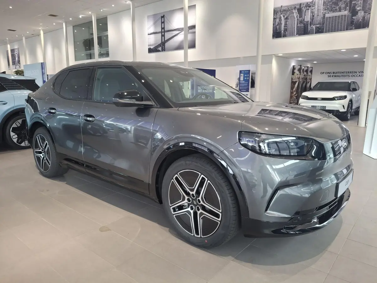 Premium Extended Range RWD 79 kWh | NIEUW TE BESTELLEN | PANORAMADAK | 360 GRADEN CAMERA | HEAD-UP DISPLAY | 18-WEG VERSTELBARE AGR-STOELEN | VERWARMBARE STOELEN EN STUUR | 20 INCH VELGEN |