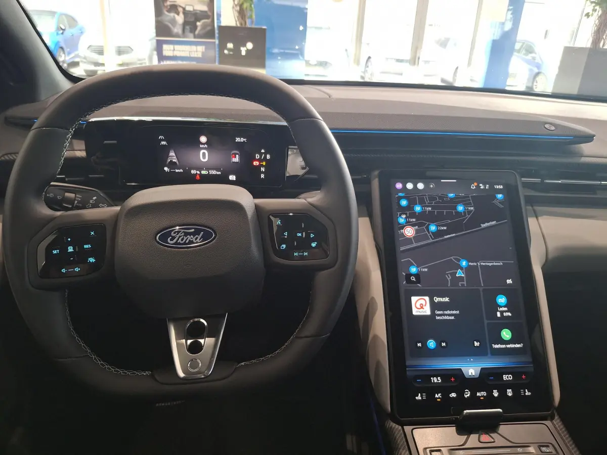 Premium Extended Range RWD 79 kWh | NIEUW TE BESTELLEN | PANORAMADAK | 360 GRADEN CAMERA | HEAD-UP DISPLAY | 18-WEG VERSTELBARE AGR-STOELEN | VERWARMBARE STOELEN EN STUUR | 20 INCH VELGEN |