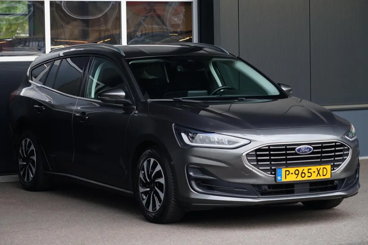 1.0 EcoBoost Hybrid Titanium Style, stoelverw.