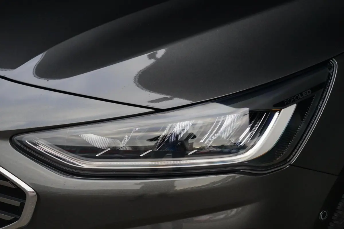 1.0 EcoBoost Hybrid Titanium Style, stoelverw.