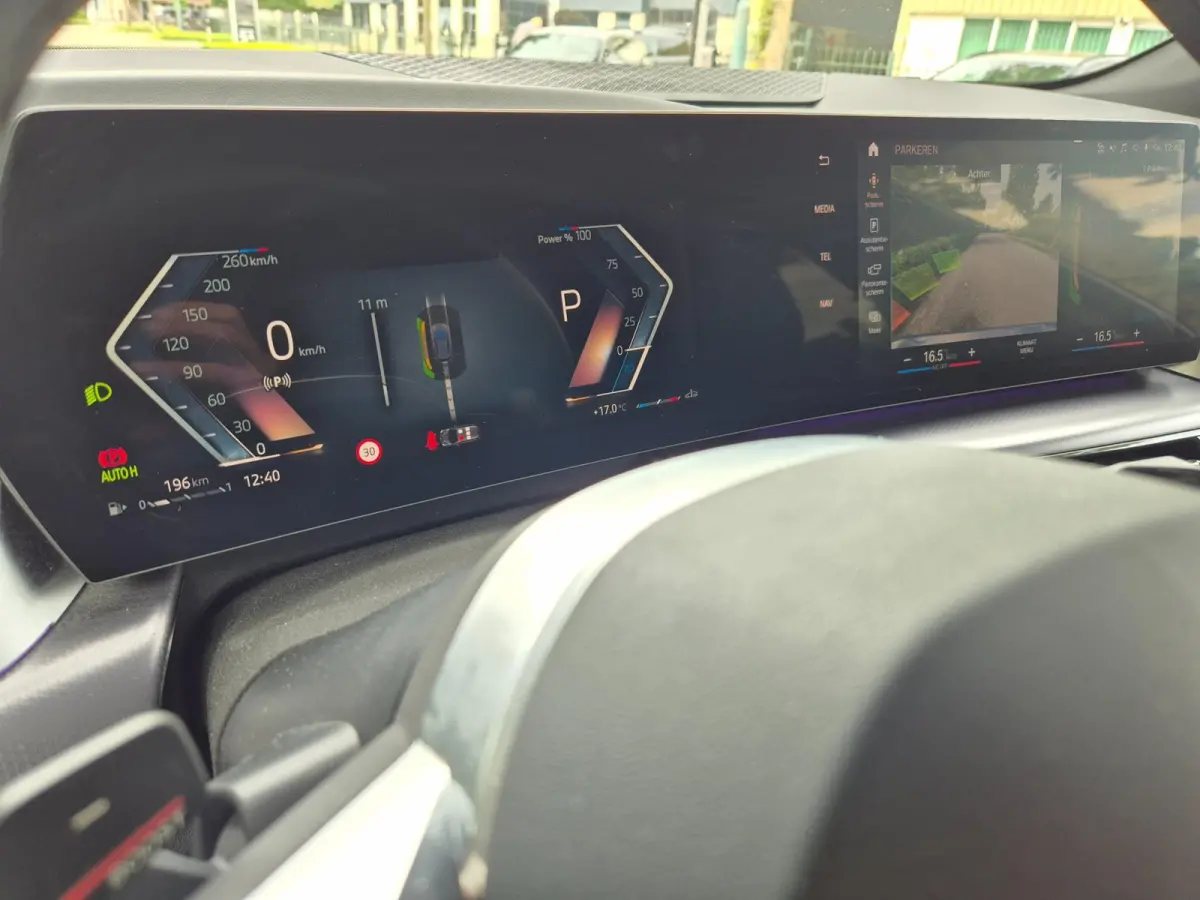M Sport CarPlay Trekhaak ACC Line Assist CarPlay Cam H&K Sparkling copper grey Fabriek garantie 26