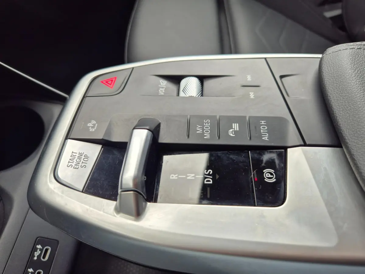 M Sport CarPlay Trekhaak ACC Line Assist CarPlay Cam H&K Sparkling copper grey Fabriek garantie 26