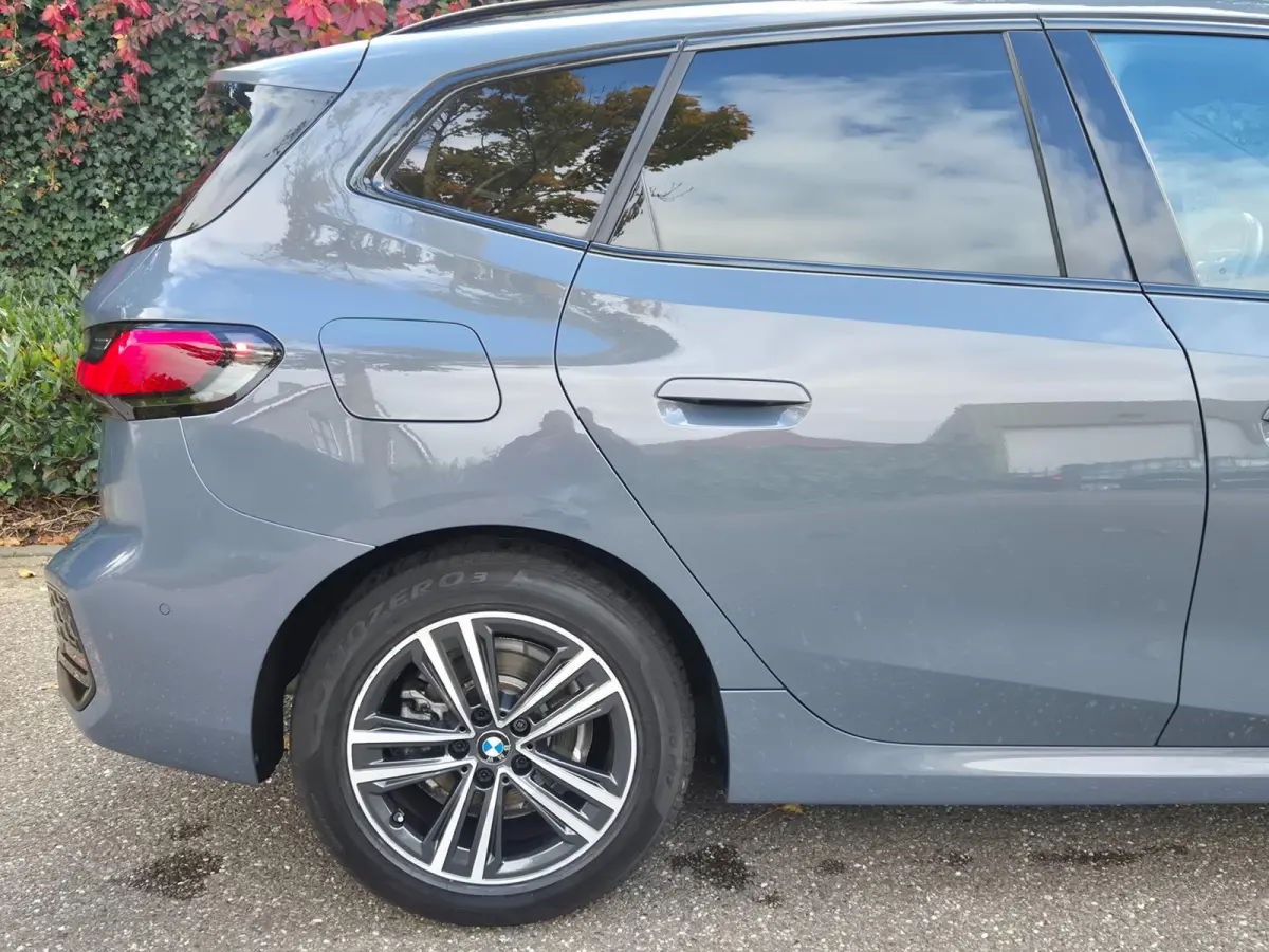 M Sport CarPlay Trekhaak ACC Line Assist CarPlay Cam H&K Sparkling copper grey Fabriek garantie 26