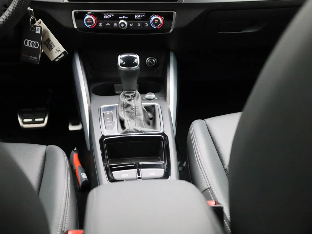 35 TFSI S Edition | Automaat | Navigatie | Airco | 17 Inch Velgen | Parkeersensoren Achter | S-Line |
