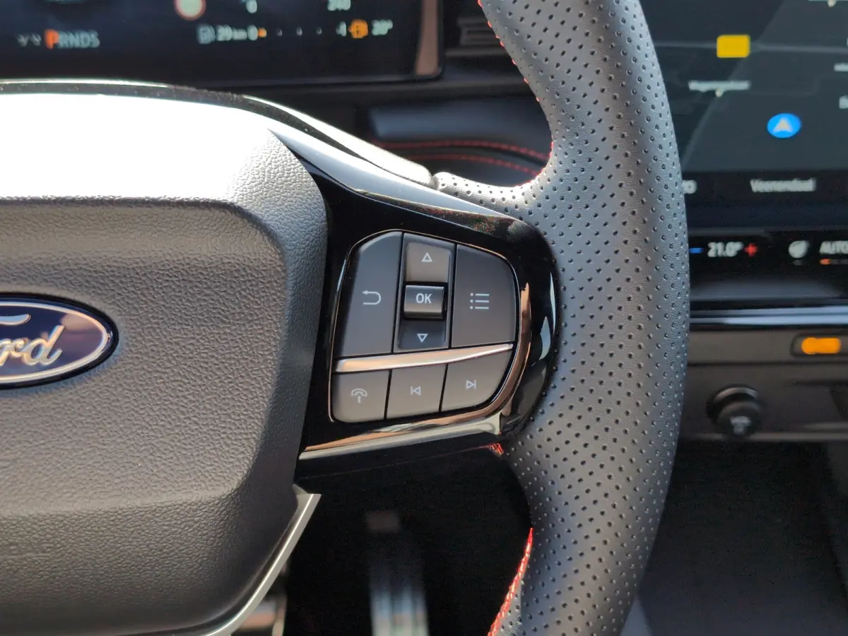 1.0 EcoBoost ST-Line X Automaat | 19" LMV | Achterspoiler | Half-lederen bekleding | Camera | Carplay draadloos | DEMO DEAL!