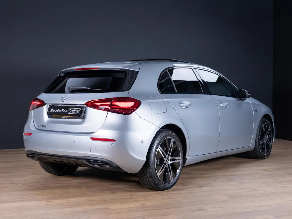 Hatchback 250 e Business Solution Luxury Panorama dak